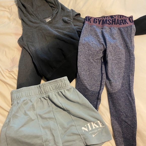 Gym shark and Nike Bundle size small and extra small - Picture 2 of 2